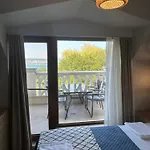 Wavehaven At South Bay * 瓦爾納