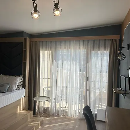 Wavehaven At South Bay Apartment